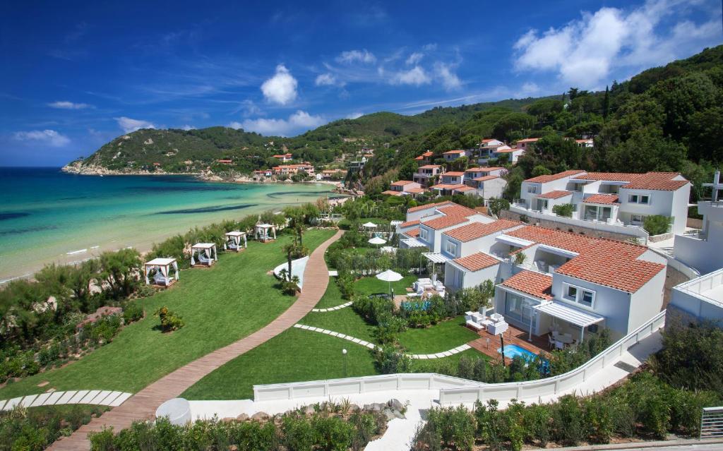 Beach-Resorts-in-Italy-Baia-Bianca-Suites