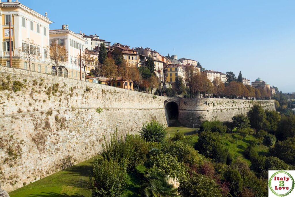 Visit Bergamo - Via delle mura Oldwall