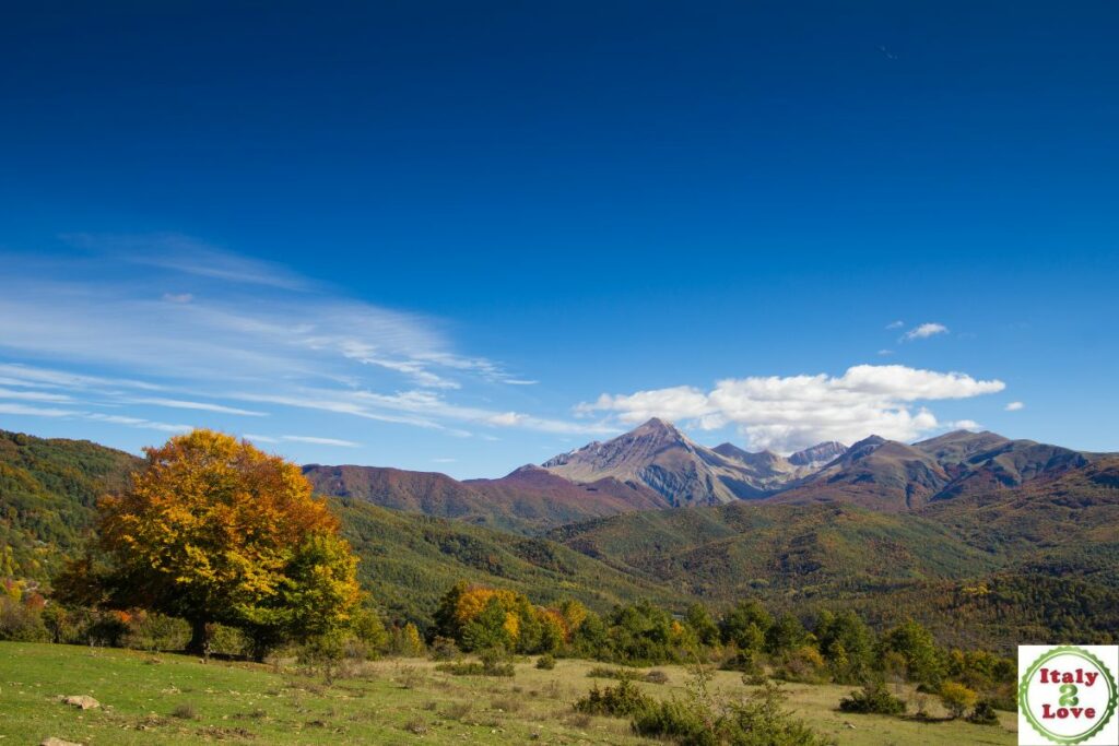    Molise travel guide - Panoramic view of Monti della Laga  